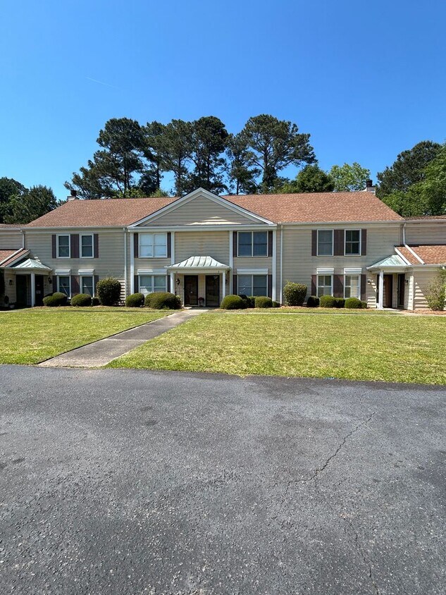 Primary Photo - Newly Remodeled 3 Bedroom in Deer Manor!