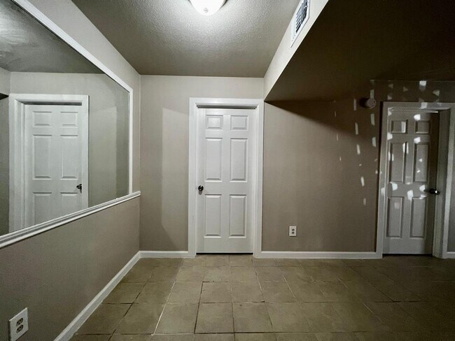 Building Photo - 12602 Ashford Meadow Dr