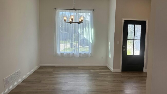 Foto del edificio - 4049 Perennial Ct