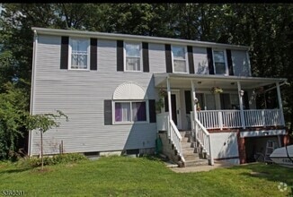 Building Photo - 119 Dartmouth Trail