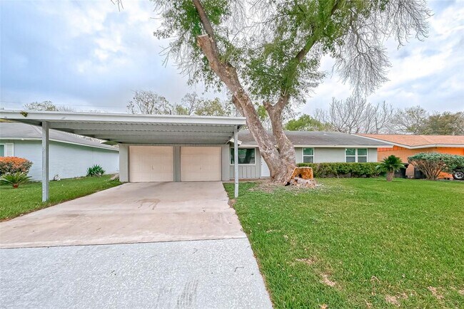 Foto del edificio - 4418 Knotty Oaks Trail