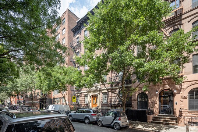 Building Photo - 157 E 89th St