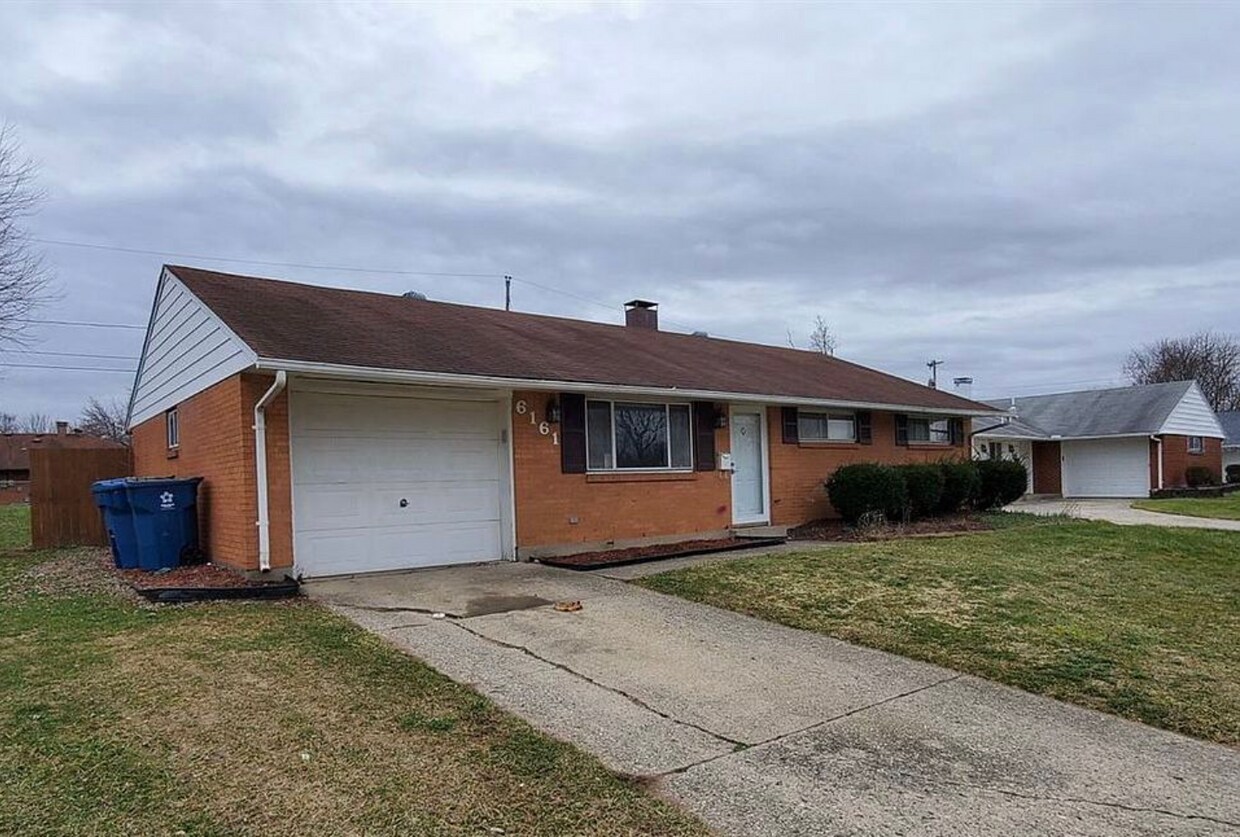 Foto principal - 6161 Farmborough Dr