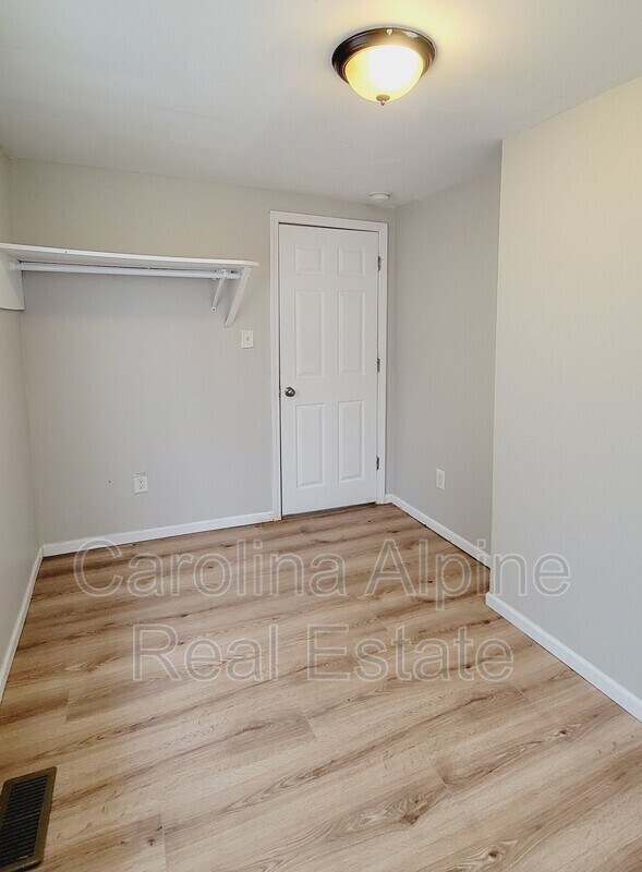 Building Photo - 9235 Kendall Dr