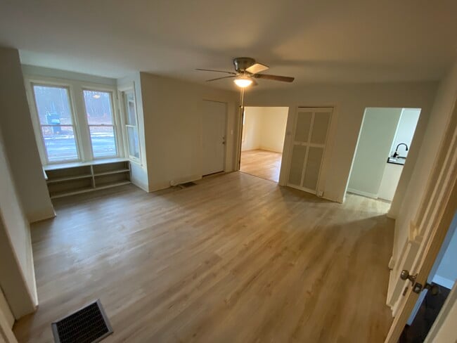 Building Photo - 49 Grove St