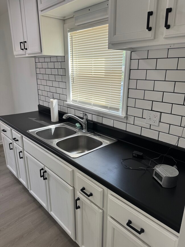 Building Photo - 1596 S Champion Ave