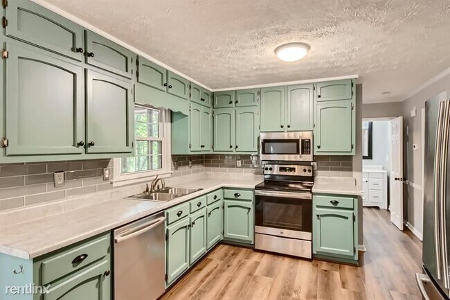 Foto del edificio - 3 br, 2 bath House - 611 Alma Court UNIT