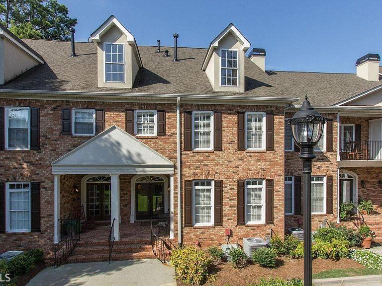 2608 Oglethorpe Cir NE, Brookhaven, GA 30319 Townhome Rentals in