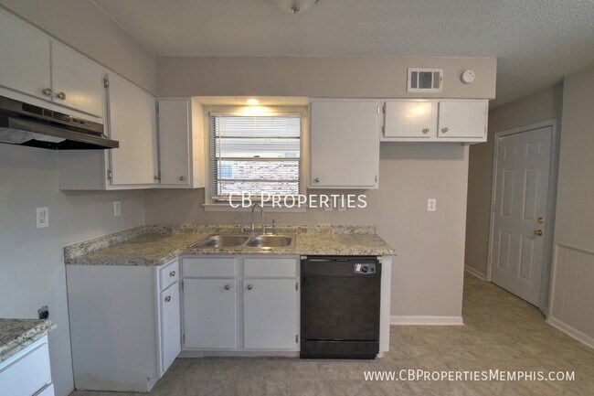 Building Photo - RENOVATED 3 Bed and 1.5 Bath for Rent!!