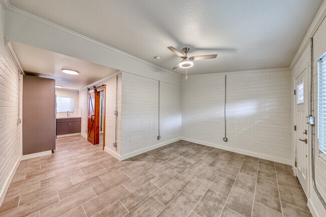 Building Photo - 310 S Maryland Pky
