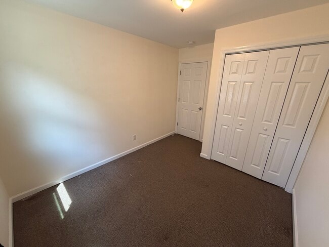Building Photo - 4 Seawanhaka Ave