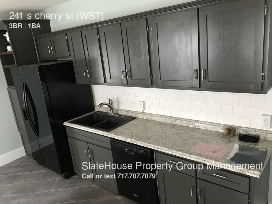 Primary Photo - 241 S Cherry St
