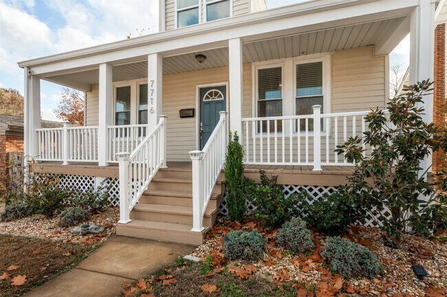 Foto del edificio - 7716 Lovella Ave