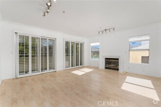 Building Photo - 4426 Ventura Canyon Ave
