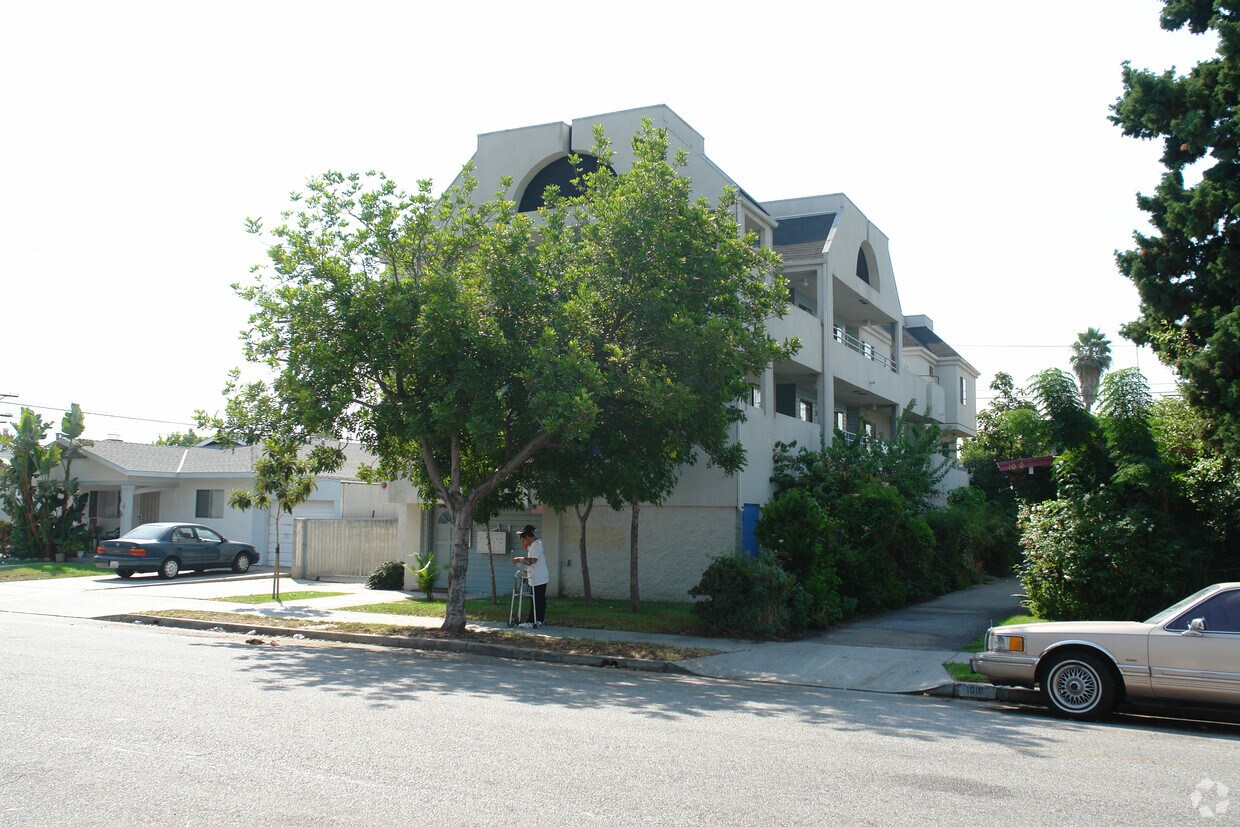 Building Photo - 1014 Orange Grove Ave