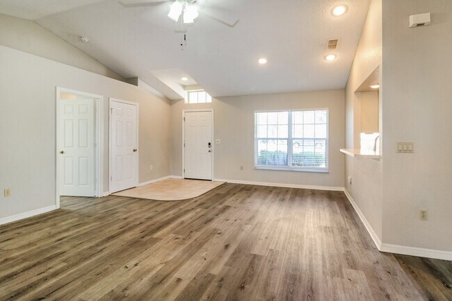 Building Photo - 3352 Bluestone Ave