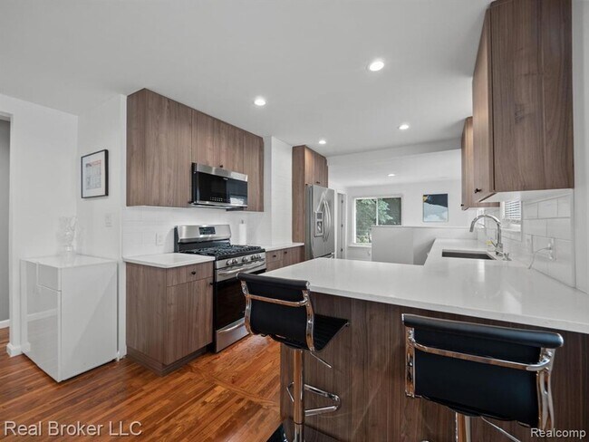 Foto del edificio - 1428 Bennaville Ave