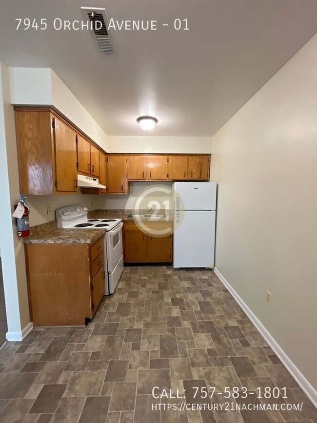 Building Photo - 7945 Orchid Ave