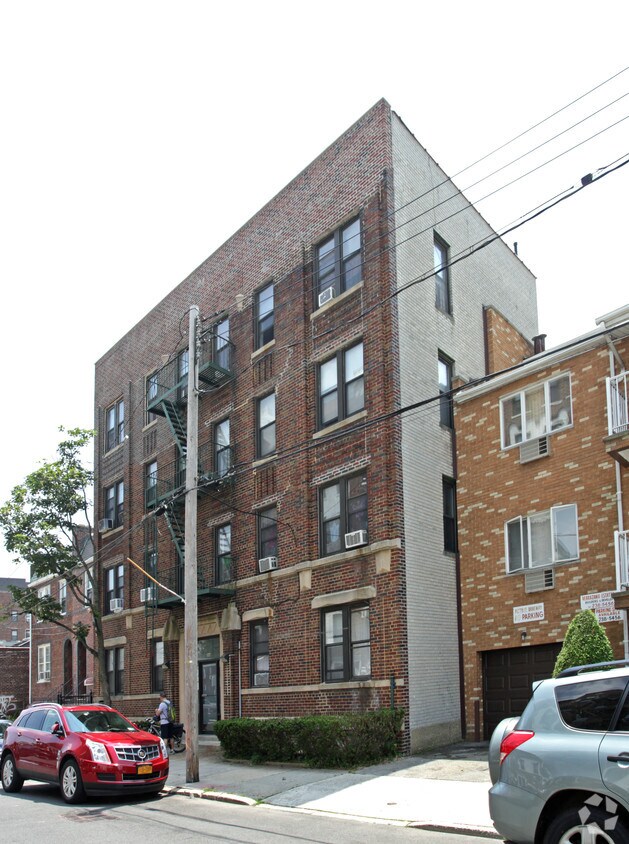 Primary Photo - 244 96th St