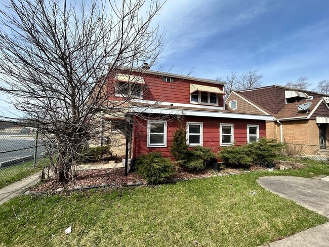 Building Photo - 16155 Honore Ave