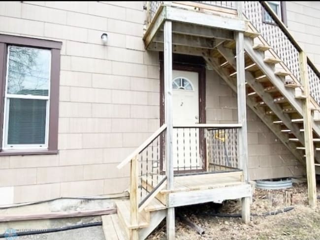 Building Photo - 503 4th Ave S