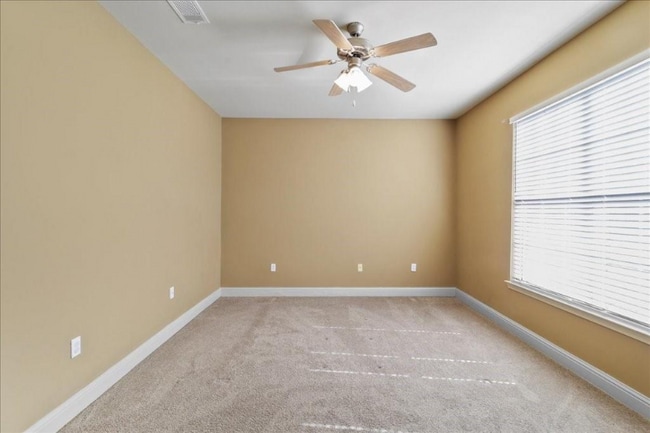 Building Photo - 43215 Creek Cir