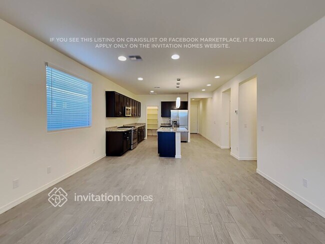 Foto del edificio - 5742 W Jones Ave