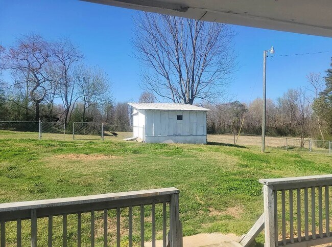 Foto del edificio - 5915 Ormondsville Rd