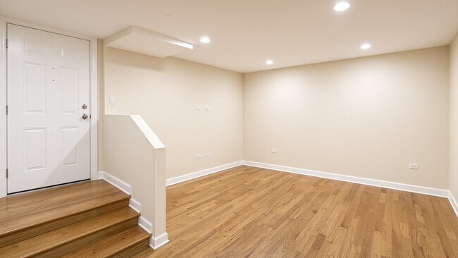 Foto del edificio - 3354 W Wilson Ave