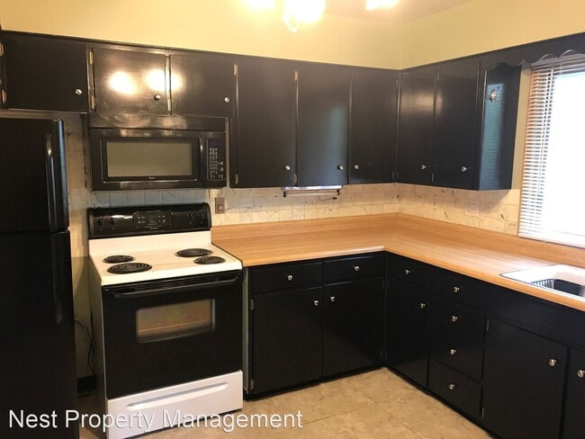 Building Photo - 3 br, 1.5 bath House - 738 Keokuk Ct