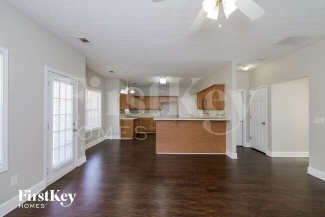 Foto del edificio - 915 Midway Rd