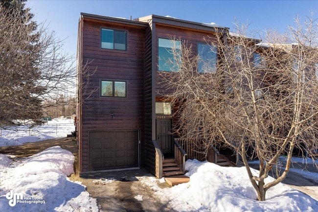 Building Photo - 3600 Carleton Ave
