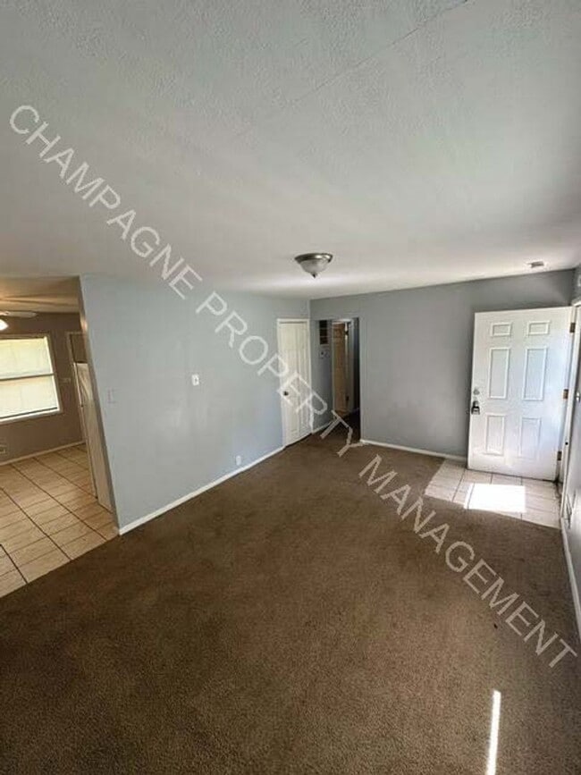 Building Photo - Single Family Home in Ruskin - All Voucher...