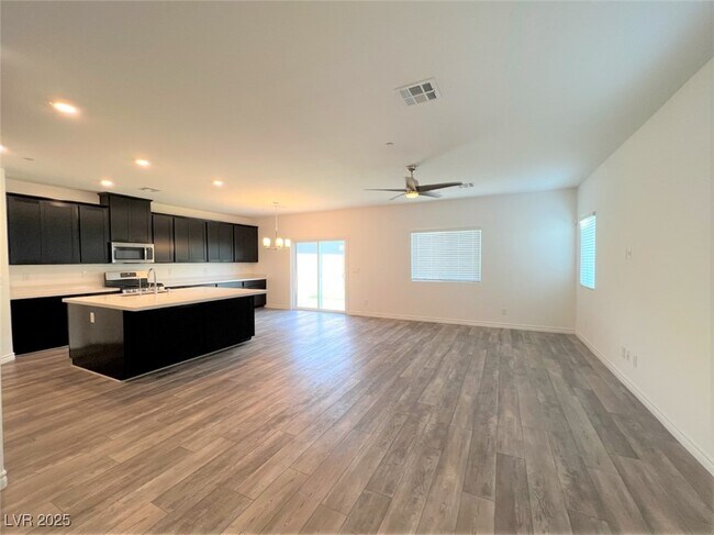 Foto del edificio - 7014 Noah Raven St