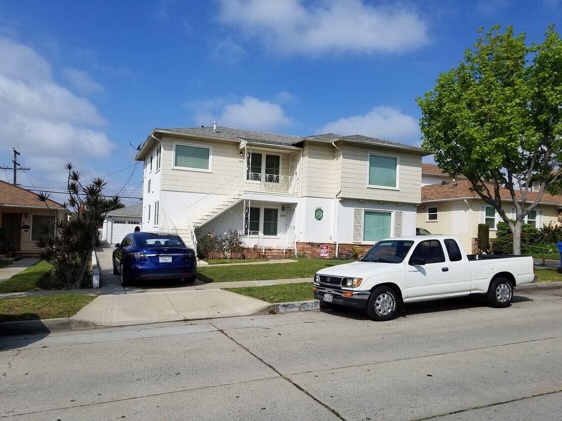 Front (Bottom Unit) - 5929 S Fairfax Ave