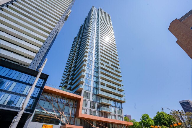 Photo du bâtiment - 50 Wellesley St E