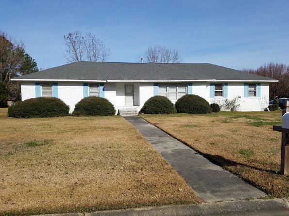Building Photo - 3301 Crestwood Dr