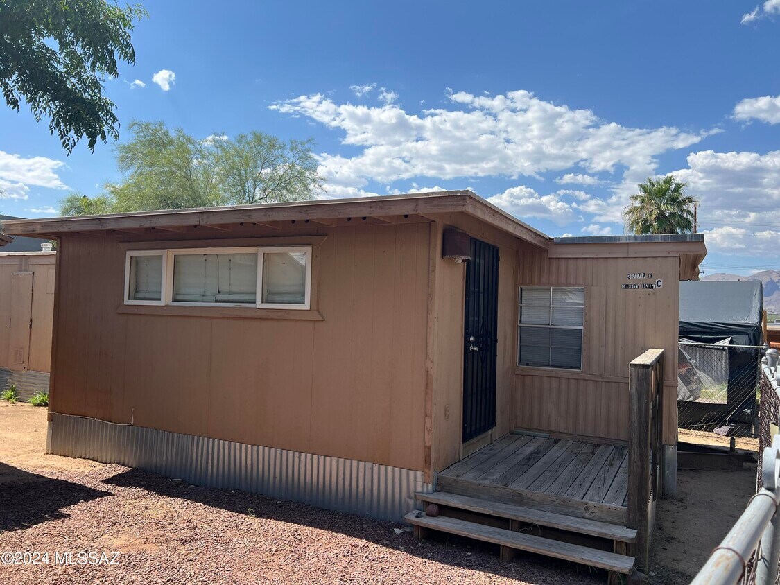 Primary Photo - 3777 E Hardy Dr