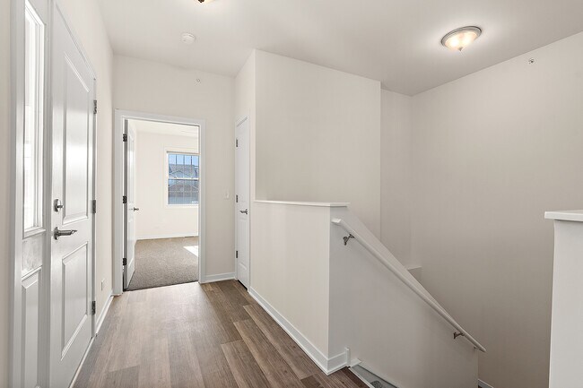 Foto del edificio - 64 Olympus Dr