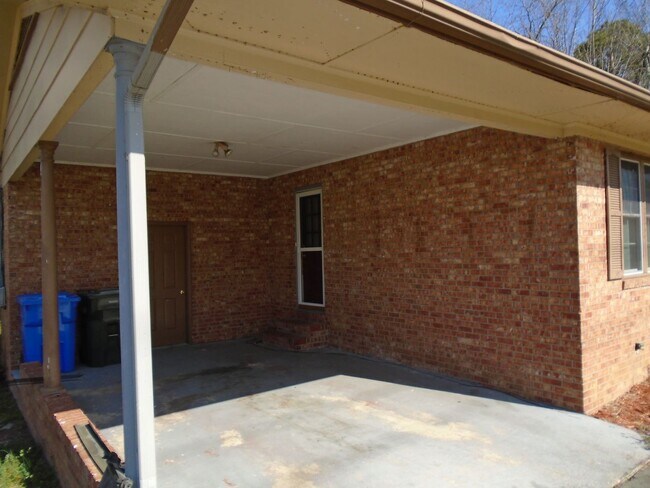 Building Photo - Warrenwood Estates