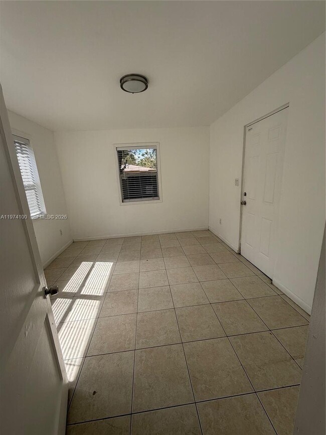 Building Photo - 6400 SW 58th Pl