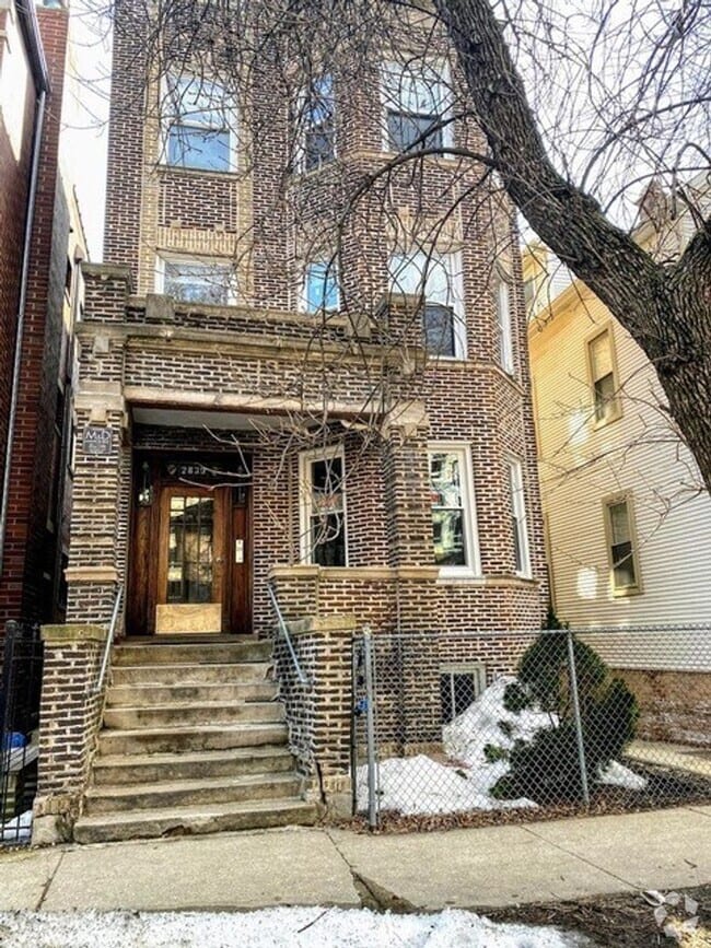 Building Photo - 2839 W Lyndale St