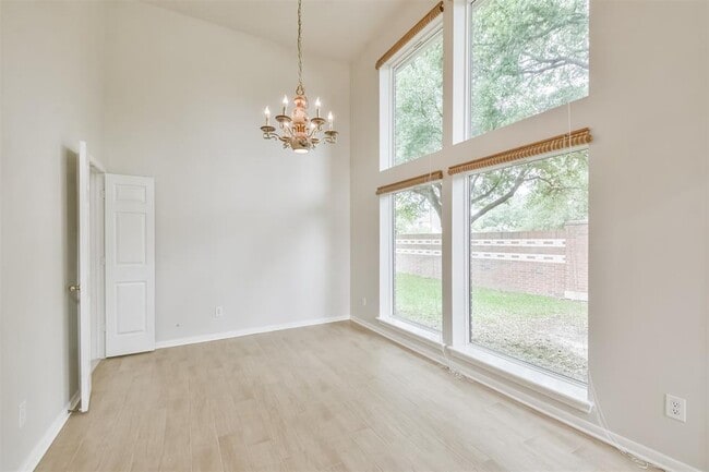 Building Photo - 10239 Sable Trail Ln