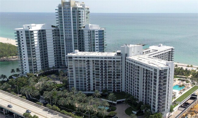 Foto del edificio - 10275 Collins Ave