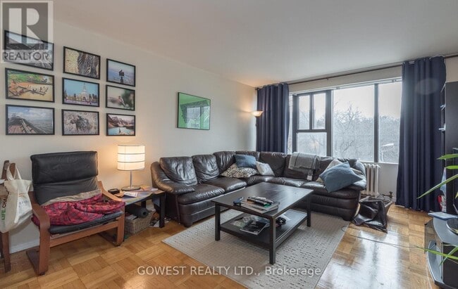 Building Photo - 205-205 Keele St