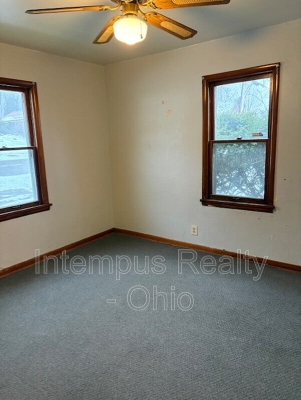 Building Photo - 802 Palmer Ave