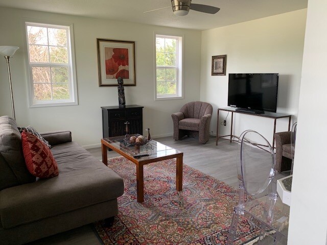 Sala de estar - 2065 Libertyville Rd