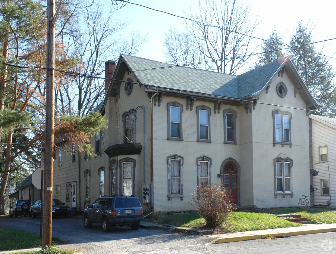 Primary Photo - 417 S Main St