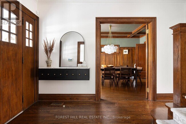 Photo du bâtiment - 152 Lyndhurst Ave