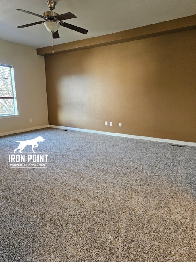 Foto del edificio - 3bed/2.5 bath Townhome in Boise w/2 Car Garage, Community Pool & Fitness Center